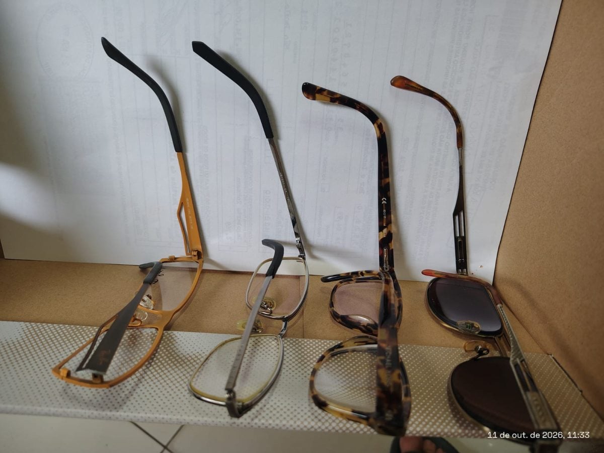 04 óculos usados originais em ótimo estado - Masculino e Feminino. — foto 2