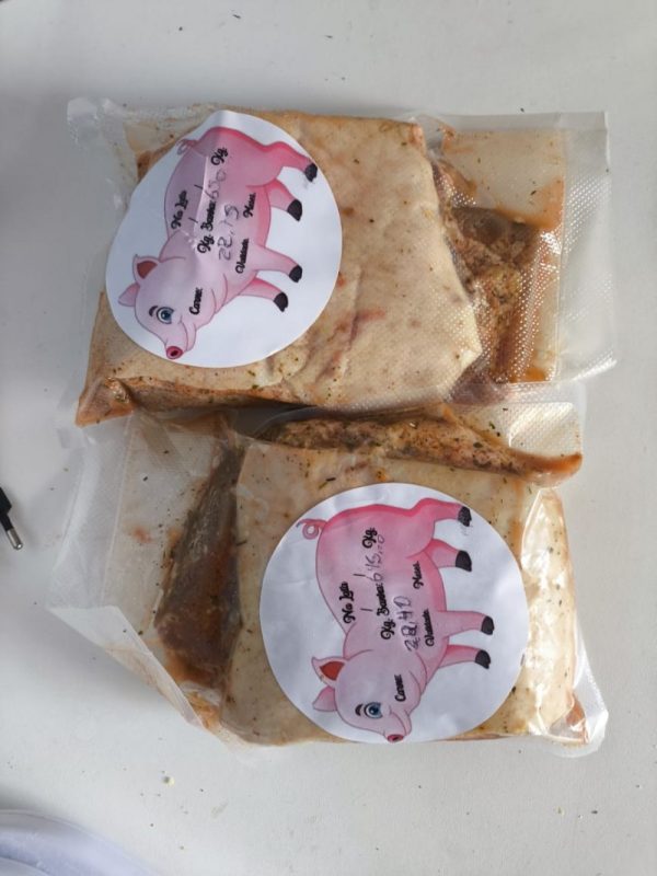 Linguiça artesanal e Costelinha de porco.