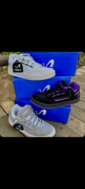 Tênis Tesla Coil Masculino Casual Esportivo Couro Carmurça Reflect White Black Skate
