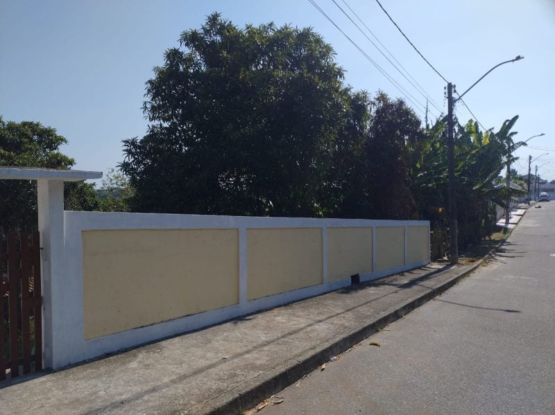 Casa 2 quartos Morro da Cruz Saquarema RJ
