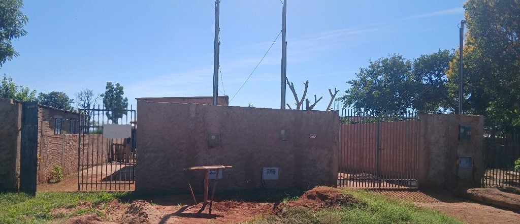 Vendo por 90 mil Terreno quitado com 3 casas — foto 2
