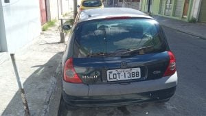 Clio 1.0 2003 preto 4p — foto 4