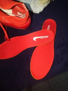 Chuteira Nike Mercurial Vermelha Cano Alto Nunca usada Tamanho 40 — foto 3