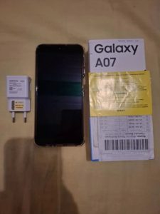 Vendo Samsung A07 novo na caixa com nota fiscal acessórios — foto 3