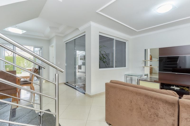 Sobrado Triplex no Xaxim com 3 Quartos, Suíte, Ático, Terraço e 3 Vagas