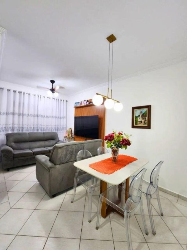 Casa na Guilhermina a 250m do Mar