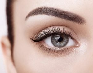 Um curso que vai te ensinar na teoria como colocar cílios, com módulos é muito mais! — foto 4