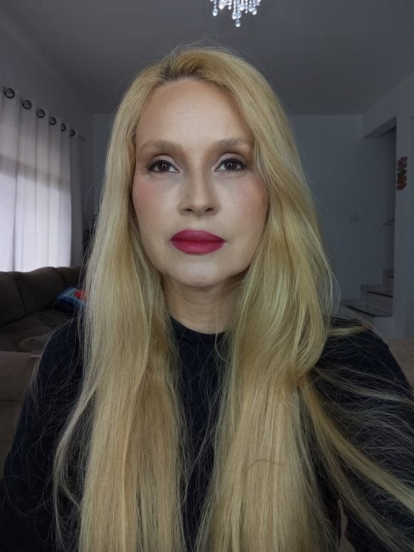 Maquiagem e Penteados