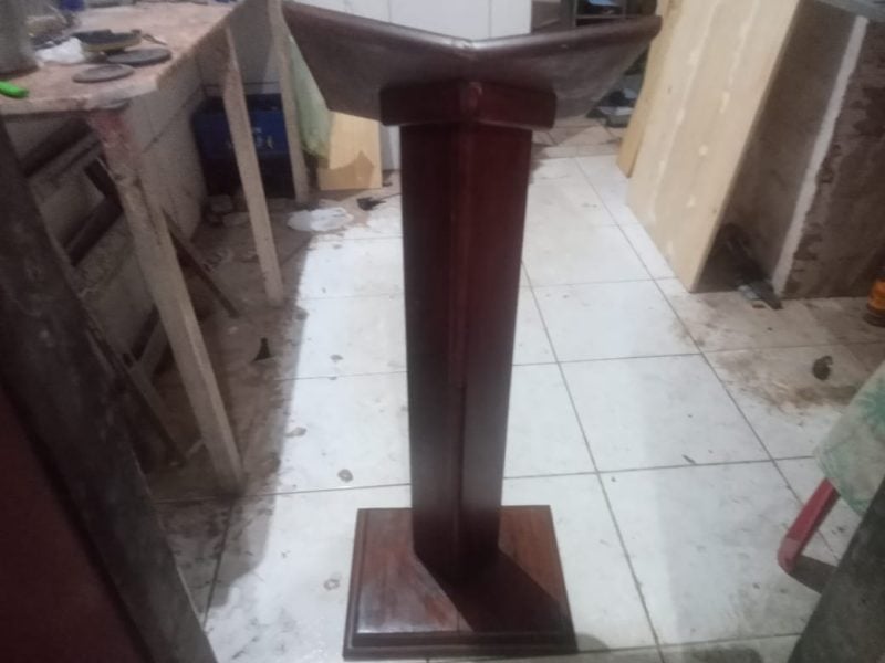 Púlpito para igreja , retirada rua Assaí Antônio Bezerra