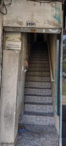 ALUGA-SE SALA COMERCIAL 60 m² Excelente localização, em frente à Estação de Trem Guapituba — foto 3
