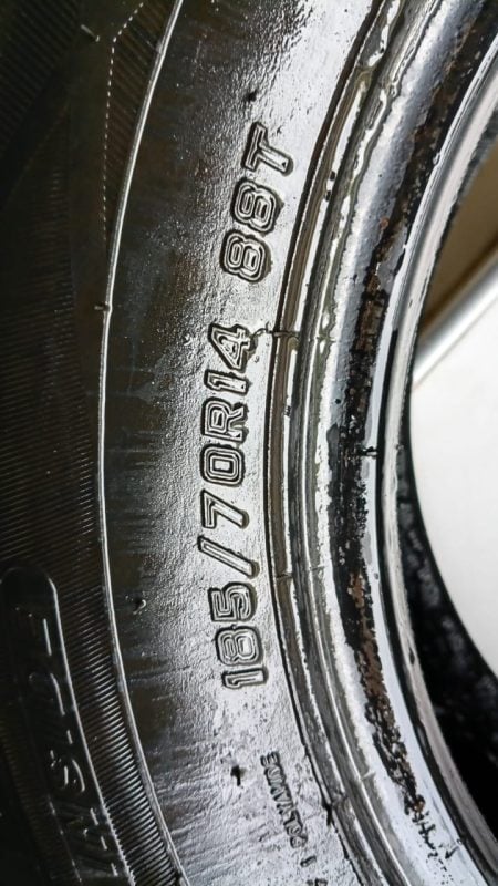 Pneus Dunlop 185/70 R14 , meia vida tenho 4 unidades (290,00) retirada Presidente Kennedy