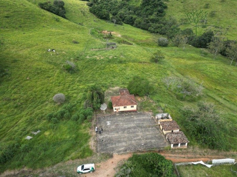 Vendo sítio/chácara em Bueno Brandão MG 4,51 ha 45.100 m² ótimo acesso direto com proprietár — foto 2