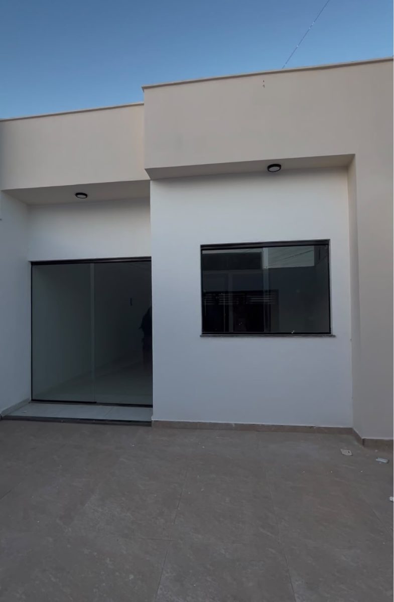 Casa 2 quartos 1 sendo suite. Próx: assai — foto 2