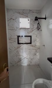 Casa 2 quartos 1 sendo suite. Próx: assai — foto 7