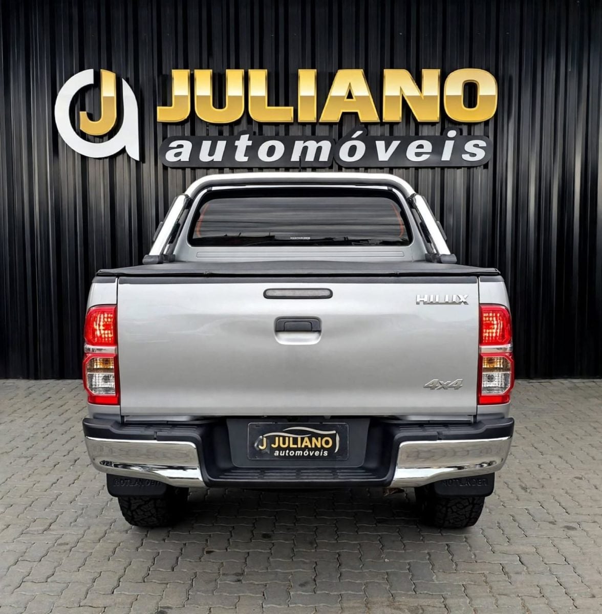 Hillux Srv 4x4 Gasolina - 2015 — foto 2