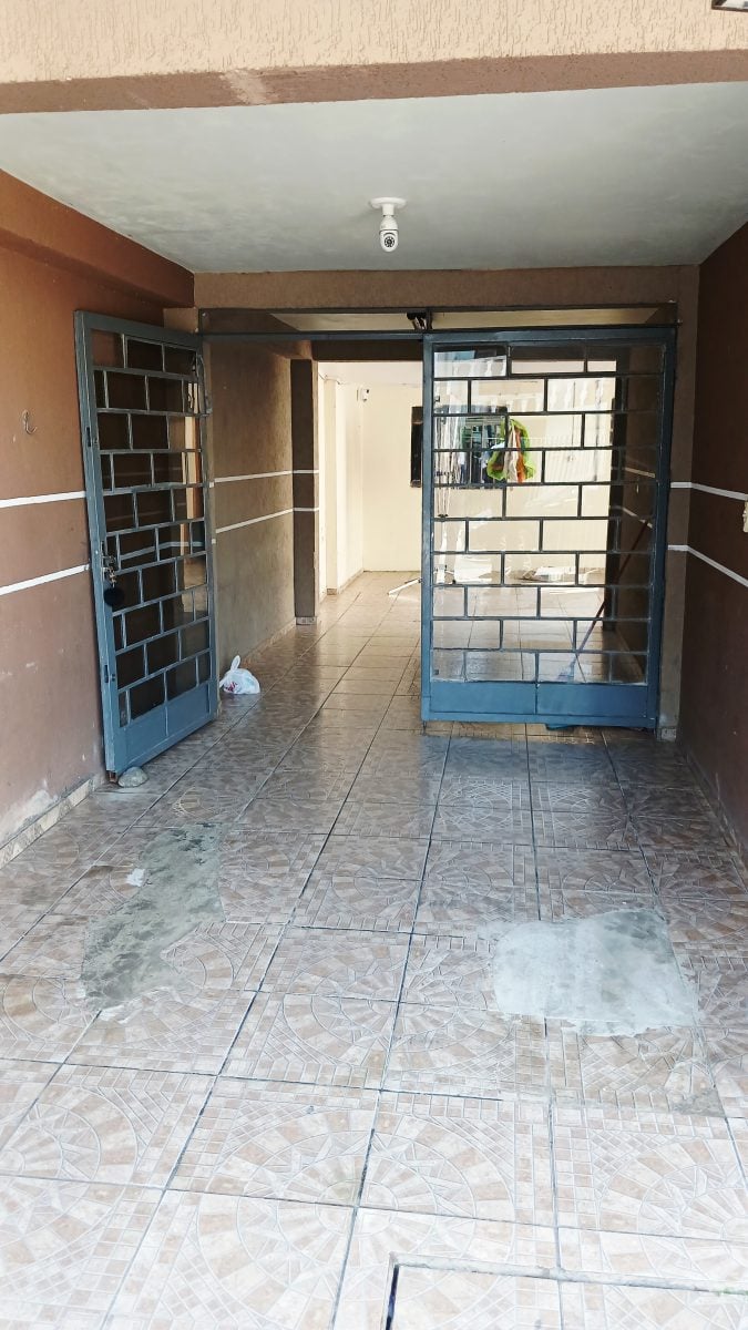 Lindo Sobrado de 3 dormitórios, - Pinheirinho - Ctba R$ 470.000,00 aceita Troca — foto 2