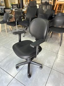 Reforma e Manutenção de Cadeiras de Escritório — foto 12
